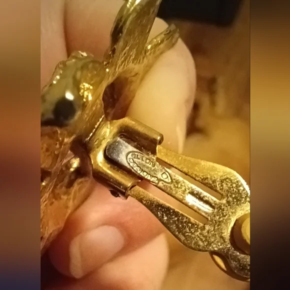 Big Gold Sunshine Clip Earrings With Blue Stone - Picture 6 of 7